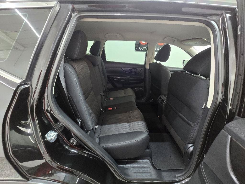 Used 2020 Nissan Rogue S FWD image 20