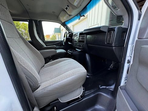 Used 2016 Chevrolet Express 3500 LS RWD image 20