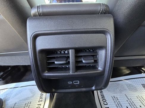 Used 2025 Cadillac XT4 Premium Luxury image 13