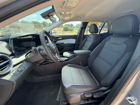 New 2026 Chevrolet Trax LT w/ Driver Confidence Package FWD image 9