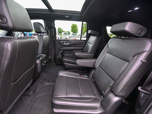 Used 2021 Chevrolet Suburban Z71 w/ Z71 Signature Package AWD/4WD image 25