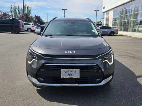 Used 2023 Kia Niro EX Touring FWD image 2