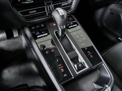 New 2026 Porsche Macan GTS AWD/4WD image 19