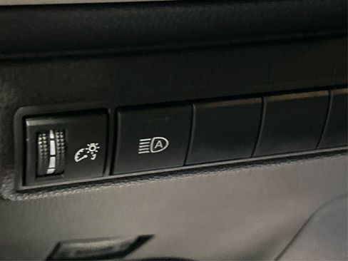 Used 2021 Toyota Corolla LE image 33