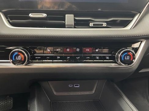 New 2026 Chevrolet Equinox LT w/ Convenience Package II AWD/4WD image 6