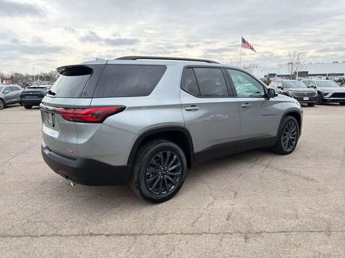 Used 2023 Chevrolet Traverse RS w/ LPO, Floor Liner Package AWD/4WD image 8