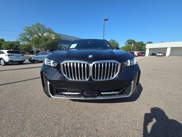 Used 2024 BMW X5 sDrive40i w/ Premium Package RWD image 3
