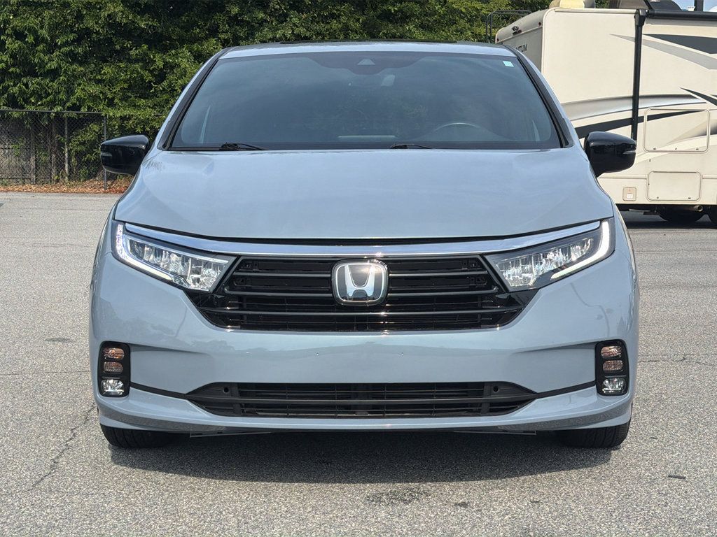 Used 2023 Honda Odyssey Sport image 3
