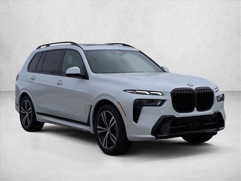 Used 2026 BMW X7 xDrive40i w/ M Sport Package AWD/4WD image 7