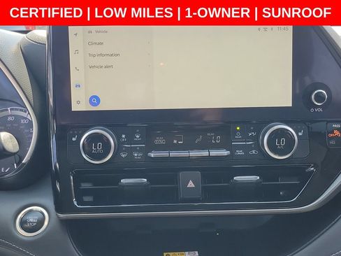 Used 2024 Toyota Highlander XLE FWD image 30