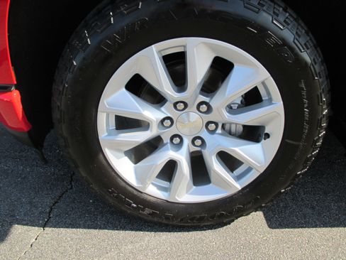 Used 2022 Chevrolet Silverado 1500 Custom w/ Safety Confidence Package RWD image 8