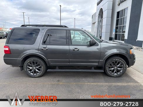 Used 2017 Ford Expedition Limited w/ Equipment Group 301A AWD/4WD image 5