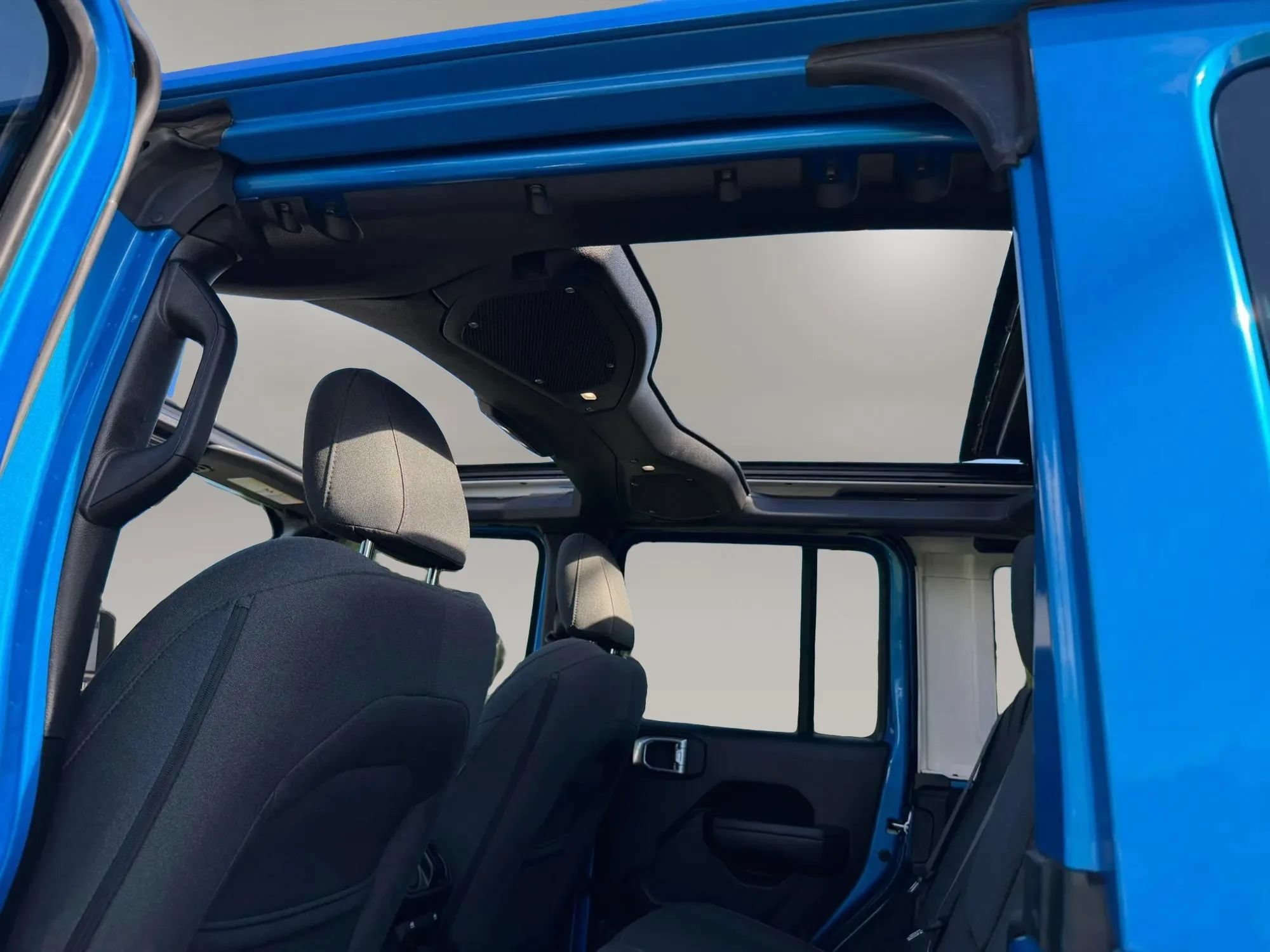 Used 2024 Jeep Wrangler Unlimited AWD/4WD image 35