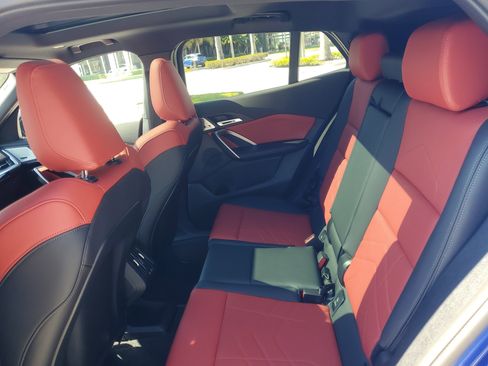 Used 2025 BMW X2 xDrive28i w/ Premium Package image 15