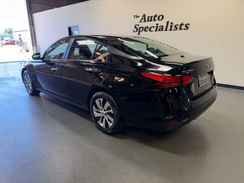 Used 2024 Nissan Altima 2.5 S FWD image 2