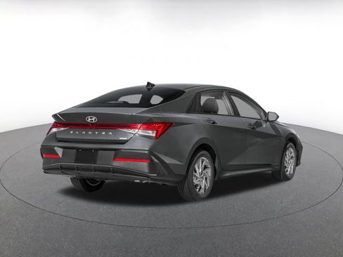 Used 2026 Hyundai Elantra Hybrid FWD image 2