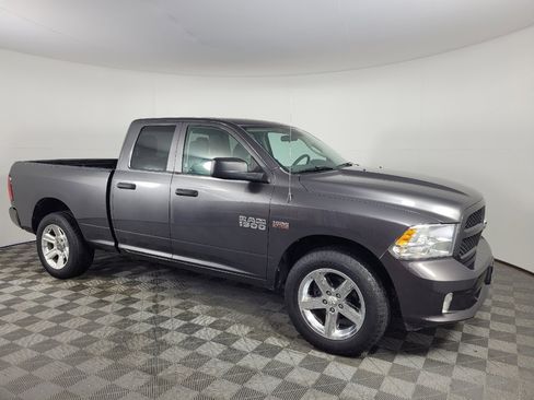 Used 2017 RAM 1500 Express w/ Express Value Package AWD/4WD image 11