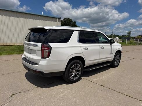 Used 2021 Chevrolet Tahoe LT w/ LT Signature Package AWD/4WD image 3