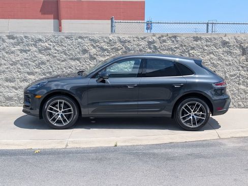 Certified 2026 Porsche Macan AWD/4WD image 2