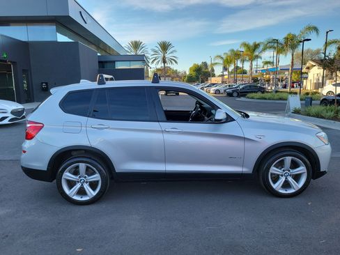 Used 2017 BMW X3 xDrive28i image 4