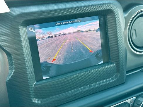 Used 2022 Jeep Gladiator Sport w/ Trailer Tow Package image 19