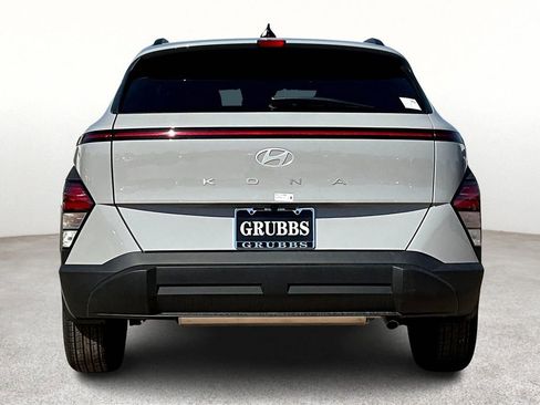 Used 2025 Hyundai Kona SEL FWD image 7