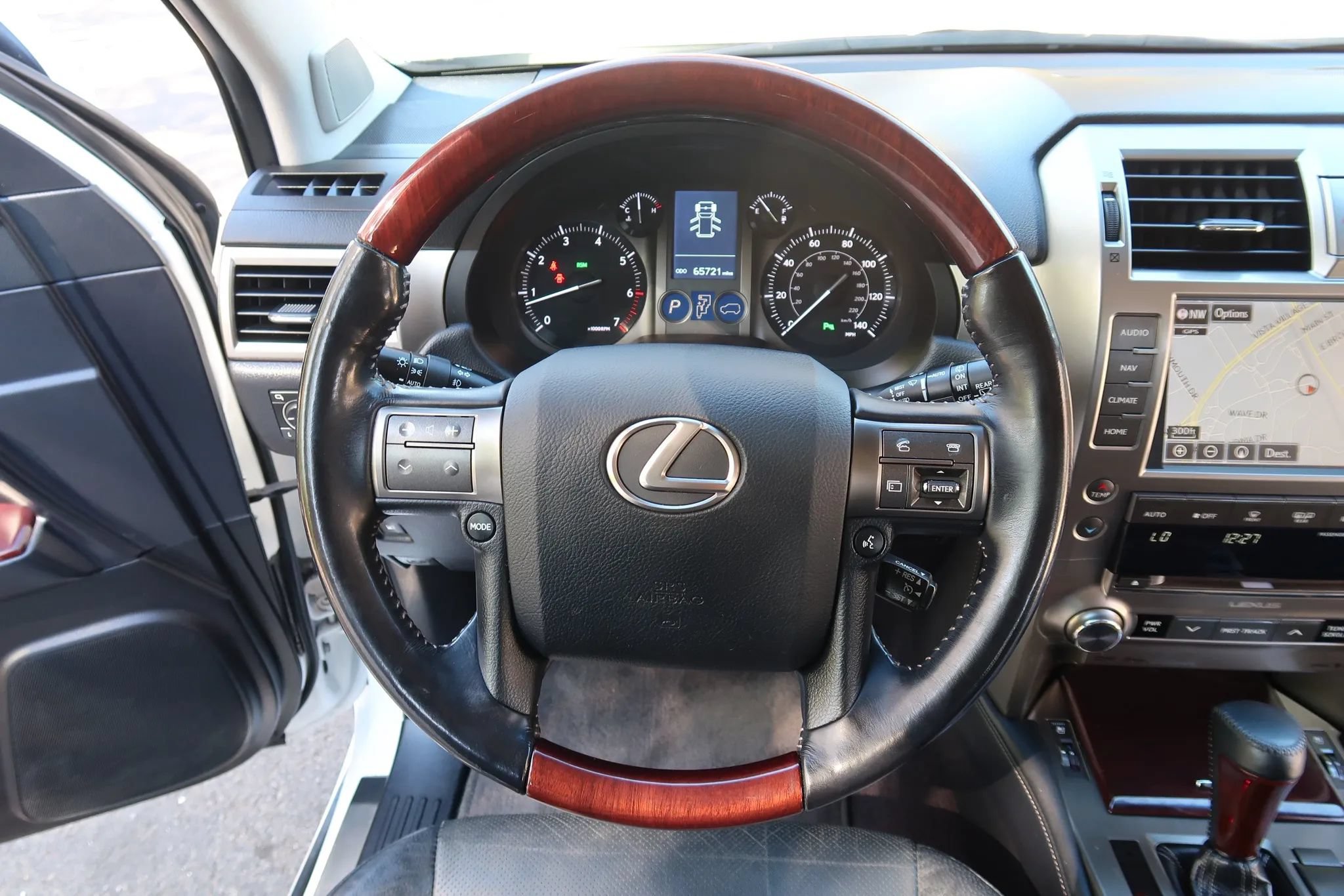 Used 2016 Lexus GX 460 w/ Premium Package AWD/4WD image 20