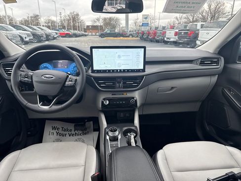 Used 2025 Ford Escape Platinum image 19