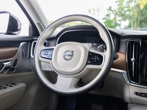 Used 2017 Volvo S90 T6 Inscription w/ Vision Package image 32