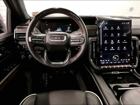 Used 2025 GMC Yukon AT4 Ultimate AWD/4WD image 6