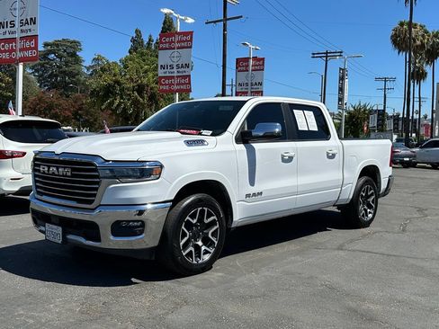 Used 2025 RAM 1500 Laramie AWD/4WD image 2