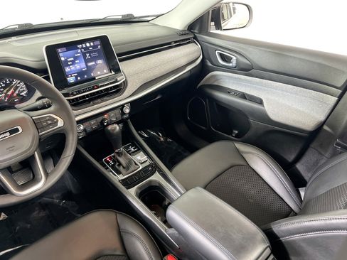 Used 2022 Jeep Compass Latitude image 21