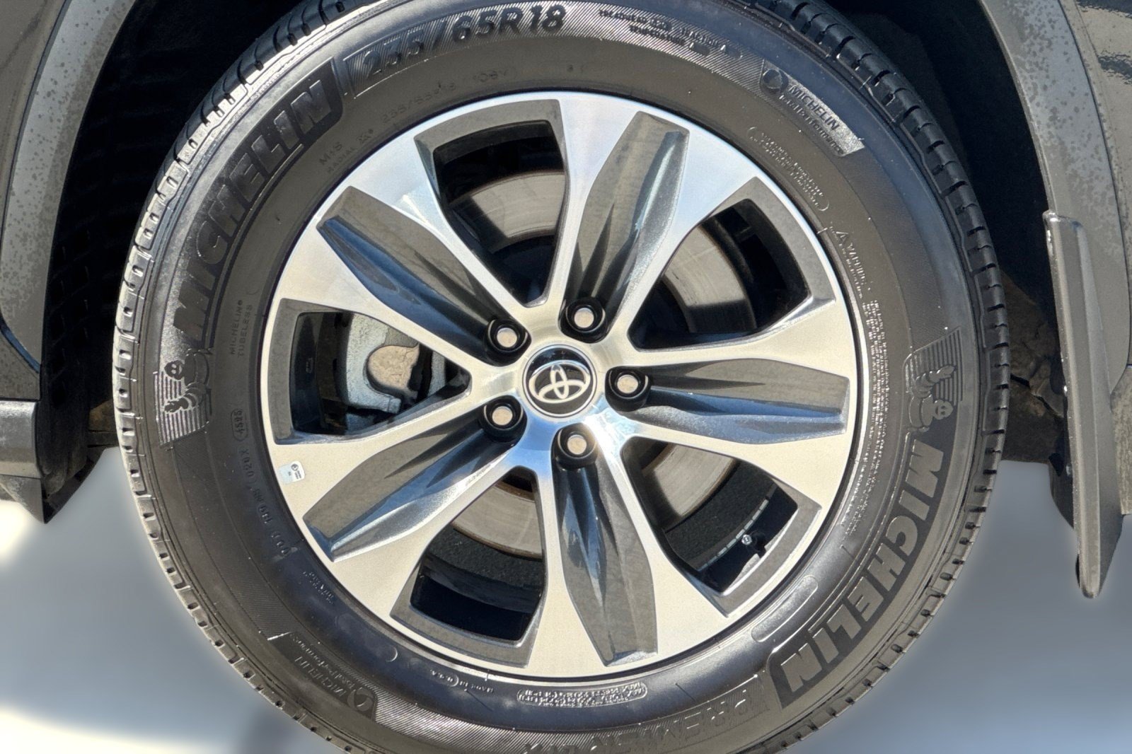 Used 2026 Toyota Highlander XLE AWD/4WD image 13