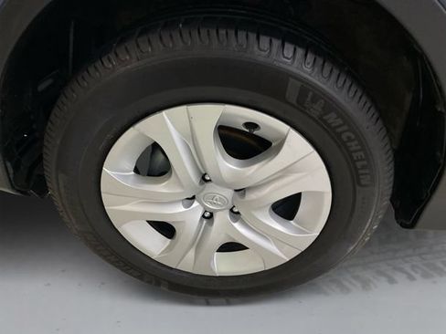 Used 2013 Toyota RAV4 LE AWD/4WD image 17