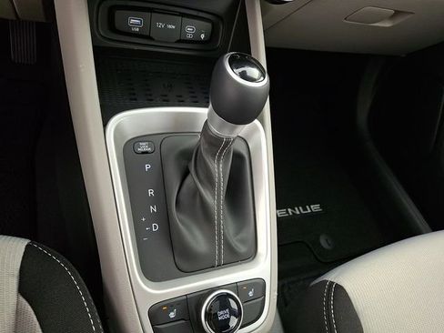 New 2026 Hyundai Venue SEL FWD image 15