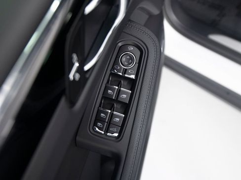 Certified 2026 Porsche Macan S AWD/4WD image 22