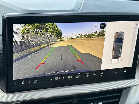 New 2025 Ford Explorer Active w/ Active Comfort Package image 18