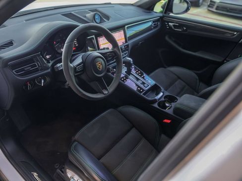 Certified 2023 Porsche Macan GTS AWD/4WD image 4