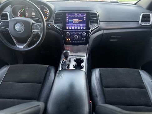 Used 2019 Jeep Grand Cherokee Altitude RWD image 15