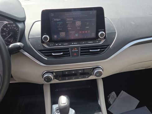 Used 2021 Nissan Altima 2.5 SV FWD image 14