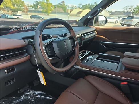 New 2026 Lincoln Navigator Reserve image 16