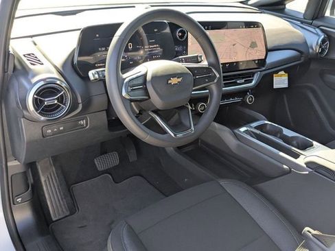 New 2026 Chevrolet Equinox EV LT image 16