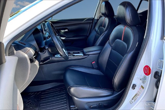 Used 2023 Nissan Sentra SR w/ SR Premium Package FWD image 20