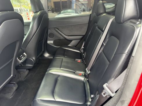 Used 2025 Tesla Model Y Performance AWD/4WD image 17