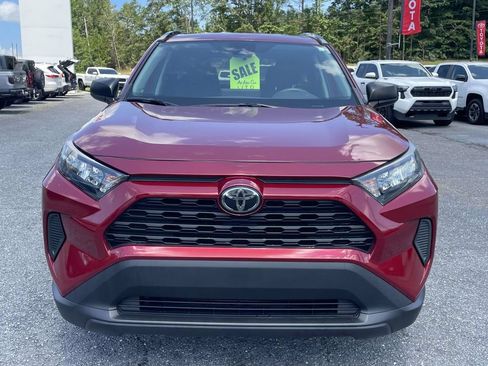 Used 2019 Toyota RAV4 LE FWD image 6