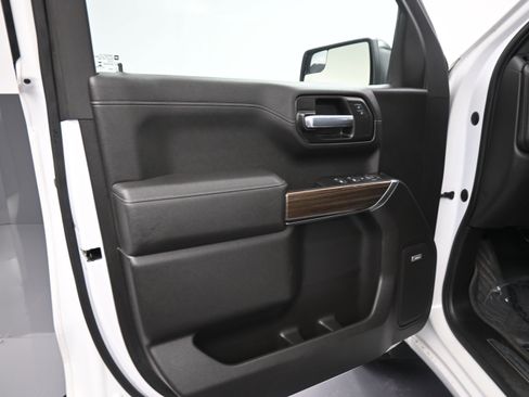 Used 2021 Chevrolet Silverado 1500 LT Trail Boss w/ Convenience Package II AWD/4WD image 15