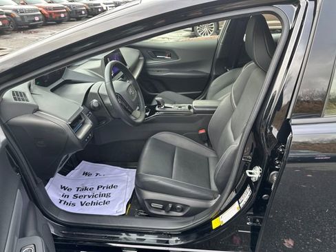 Used 2023 Toyota Prius LE image 9