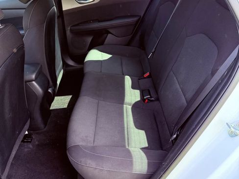 Used 2019 Kia Forte LXS FWD image 9