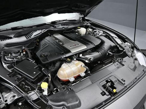 Used 2018 Ford Mustang GT Premium w/ Equipment Group 401A image 10