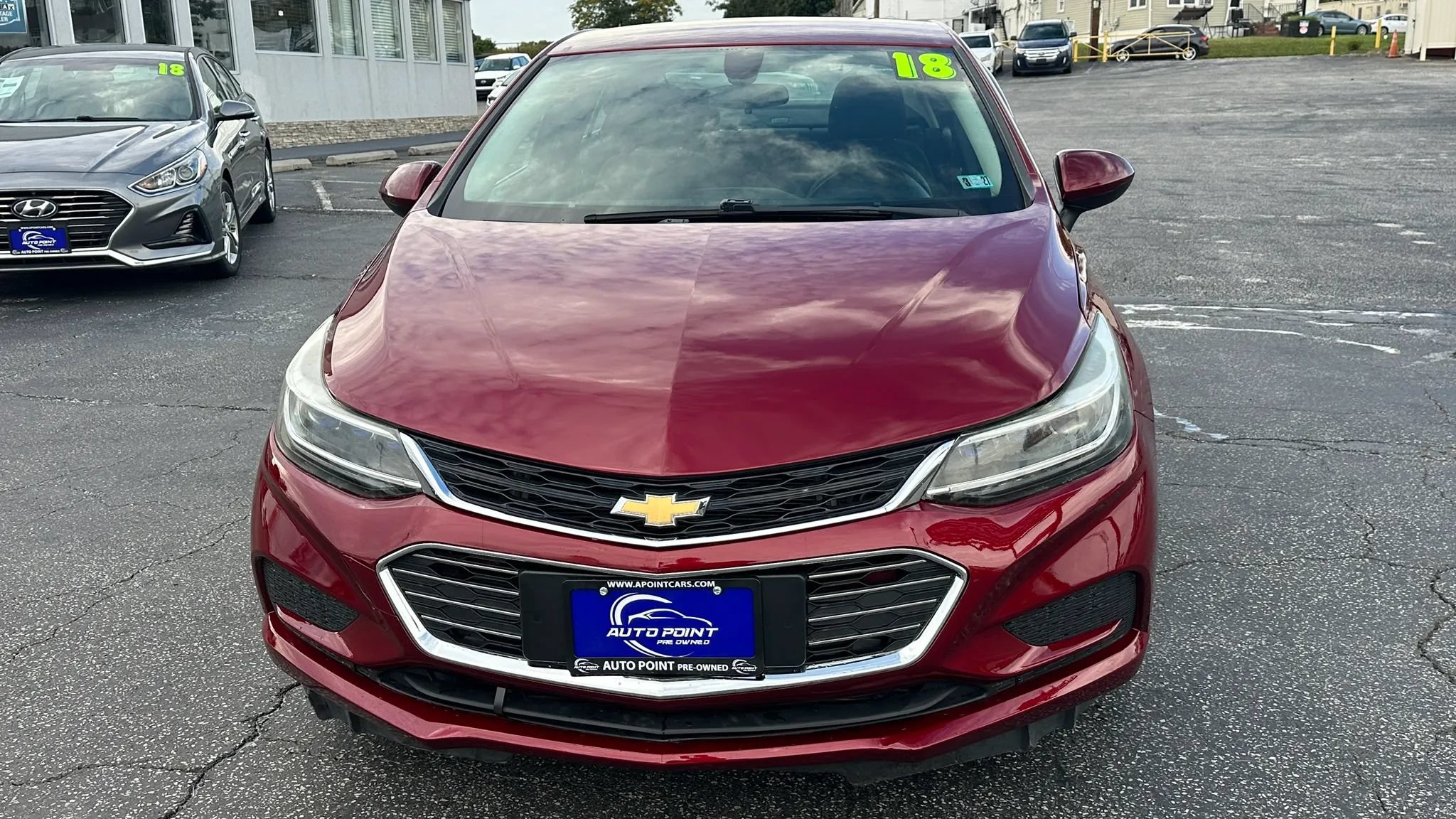 Used 2018 Chevrolet Cruze LT FWD image 2